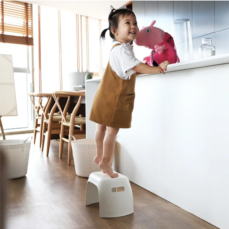 Thicken Children Plastic Stools Living Room Non-Slip Bath Bench Child Stool Changing Shoe Stool Children Furniture Thicken Children Plastic Stools Living Room Non-Slip Bath Bench Child Stool Changing Shoe Stool Children Furniture