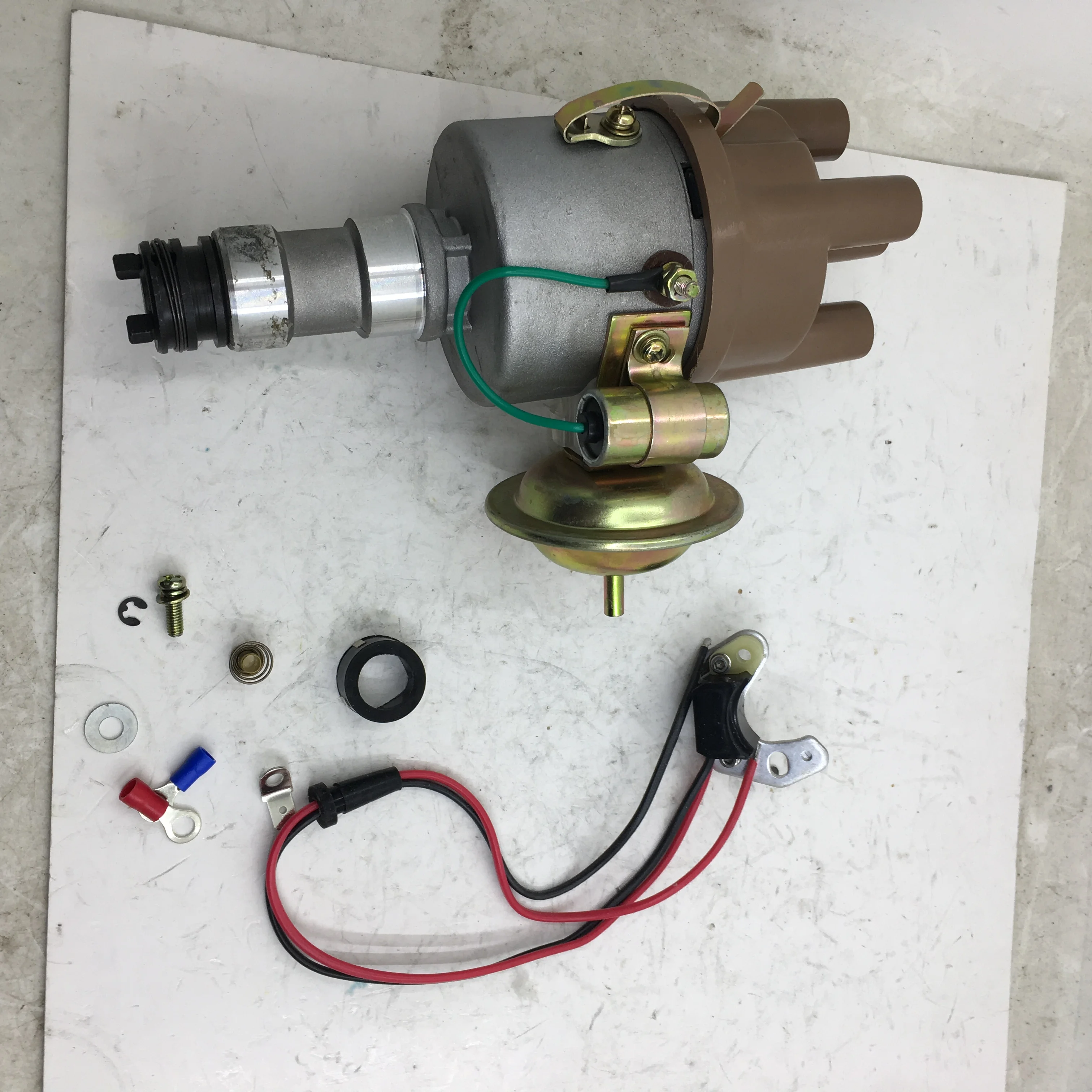 Точечный распределитель SherryBerg + комплект для преобразования электроники для Peugeot 404 и 504 5901,44 M48 для CITROEN 242033 525454A 4161E
Точечный распределитель SherryBerg + комплект для преобразования электроники для Peugeot 404 и 504 5901,44 M48 для CITROEN 242033 525454A 4161E