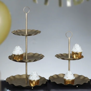 European Retro Gold Dessert Plate Decoration Wrought Iron Wave Plate Birthday Cake Tray Wedding Afternoon Tea Dessert Tray 
European Retro Gold Dessert Plate Decoration Wrought Iron Wave Plate Birthday Cake Tray Wedding Afternoon Tea Dessert Tray