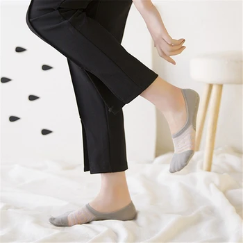 Women Lace Socks Crystal Glass Silk Knit Girl Dot Print Transparent Summer Invisible Sock Slippers
Women Lace Socks Crystal Glass Silk Knit Girl Dot Print Transparent Summer Invisible Sock Slippers