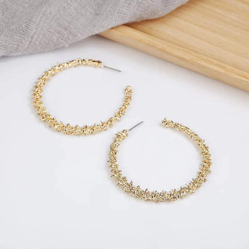 Ladies Ear Jewelry Women Fashion Retro Hoop Earrings Simple Geometric Round Hollow Ear Ring
Ladies Ear Jewelry Women Fashion Retro Hoop Earrings Simple Geometric Round Hollow Ear Ring