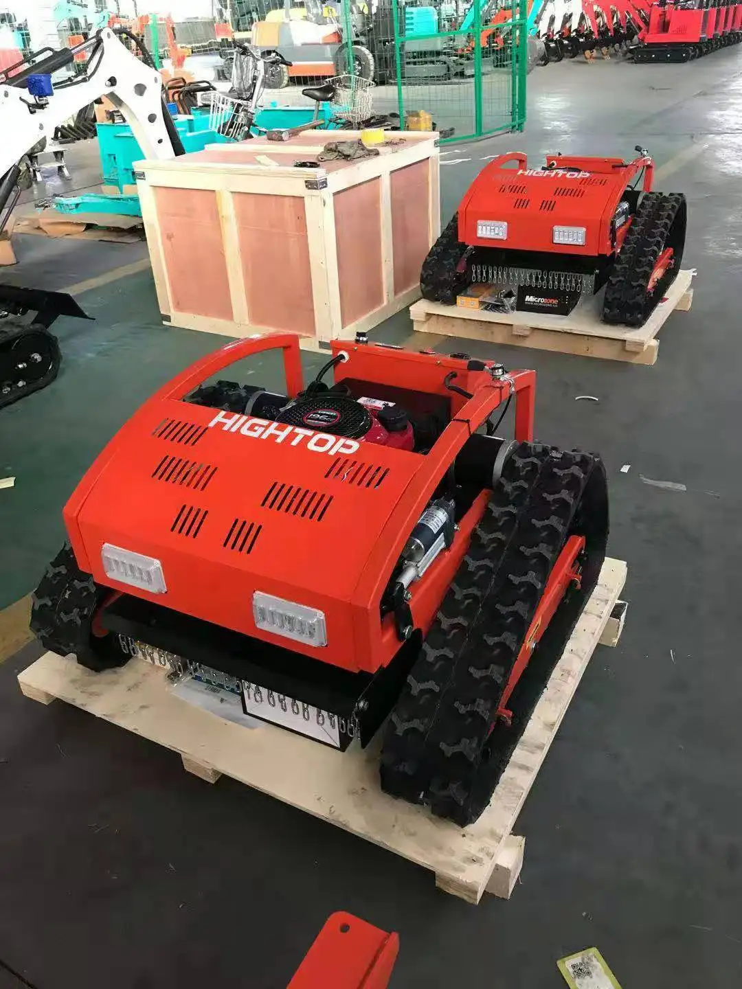 Мини-гусеничная газонокосилка HT750 с дистанционным управлением, газонокосилка для продажи
Мини-гусеничная газонокосилка HT750 с дистанционным управлением, газонокосилка для продажи