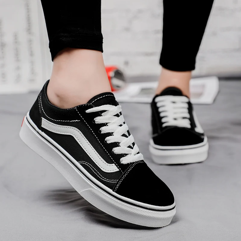 New Shoes Men Casual Canvas Shoes Fashion Lightweight Lace Up Lovers Sneakers Summer Breathable Shoes Male Footwear Sapato
New Shoes Men Casual Canvas Shoes Fashion Lightweight Lace Up Lovers Sneakers Summer Breathable Shoes Male Footwear Sapato