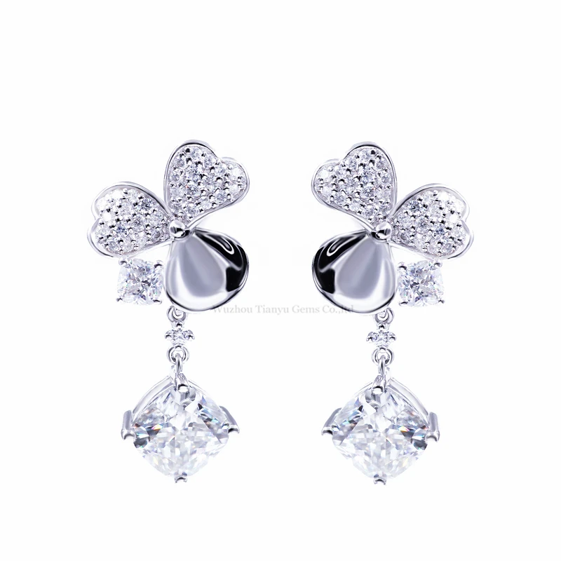 Tianyu Gems 925 Silver Women Drop Earrings 8x8mm Cushion White Moissanite Diamonds Clover Earrings Classic Wedding Fine Jewelry 
Tianyu Gems 925 Silver Women Drop Earrings 8x8mm Cushion White Moissanite Diamonds Clover Earrings Classic Wedding Fine Jewelry