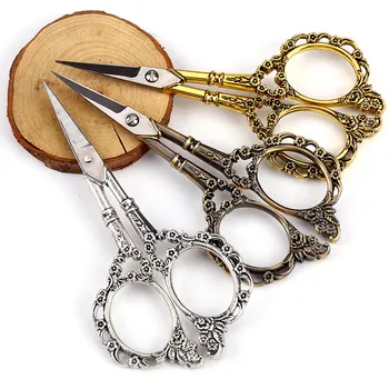 1Pc European Vintage Flowers Stainless Steel Scissors Sewing Nails Stickers Scissors Beauty Shears DIY Tools 
1Pc European Vintage Flowers Stainless Steel Scissors Sewing Nails Stickers Scissors Beauty Shears DIY Tools