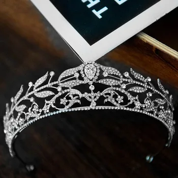 New Fashion Luxury Royal Princess Diadem Bling Crystal Tiaras and Crowns Headbands for Women Bridal Wedding Hair Jewelry 
New Fashion Luxury Royal Princess Diadem Bling Crystal Tiaras and Crowns Headbands for Women Bridal Wedding Hair Jewelry