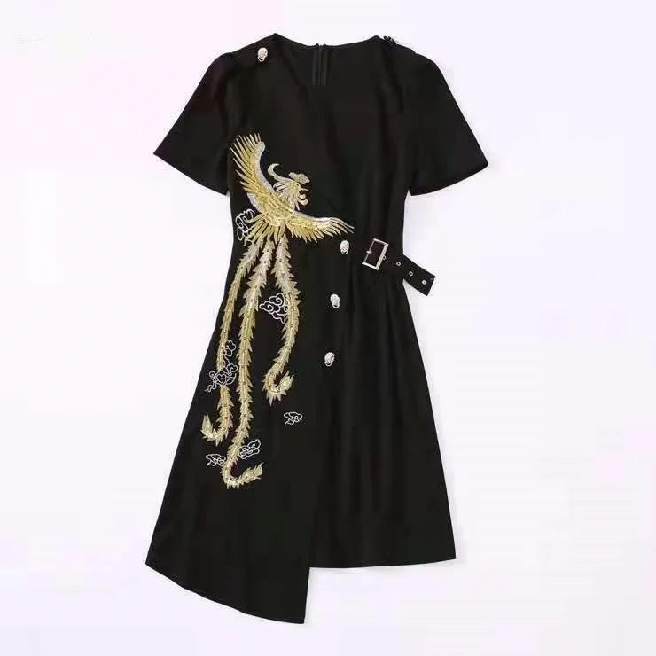 European and American women's wear for summer 2021 Short sleeved phoenix embroidered round neck Fashion Black Dress
European and American women's wear for summer 2021 Short sleeved phoenix embroidered round neck Fashion Black Dress