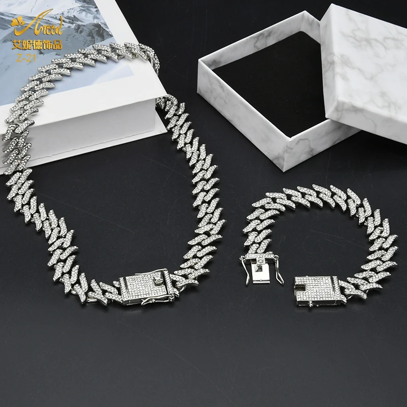 Iced Out Chains For Men Miami Cuban Link Necklace Luxury Cuban Chain Fashion Hip Hop Jewelry Women Curb Cuban Chain Bracelets
Iced Out Chains For Men Miami Cuban Link Necklace Luxury Cuban Chain Fashion Hip Hop Jewelry Women Curb Cuban Chain Bracelets