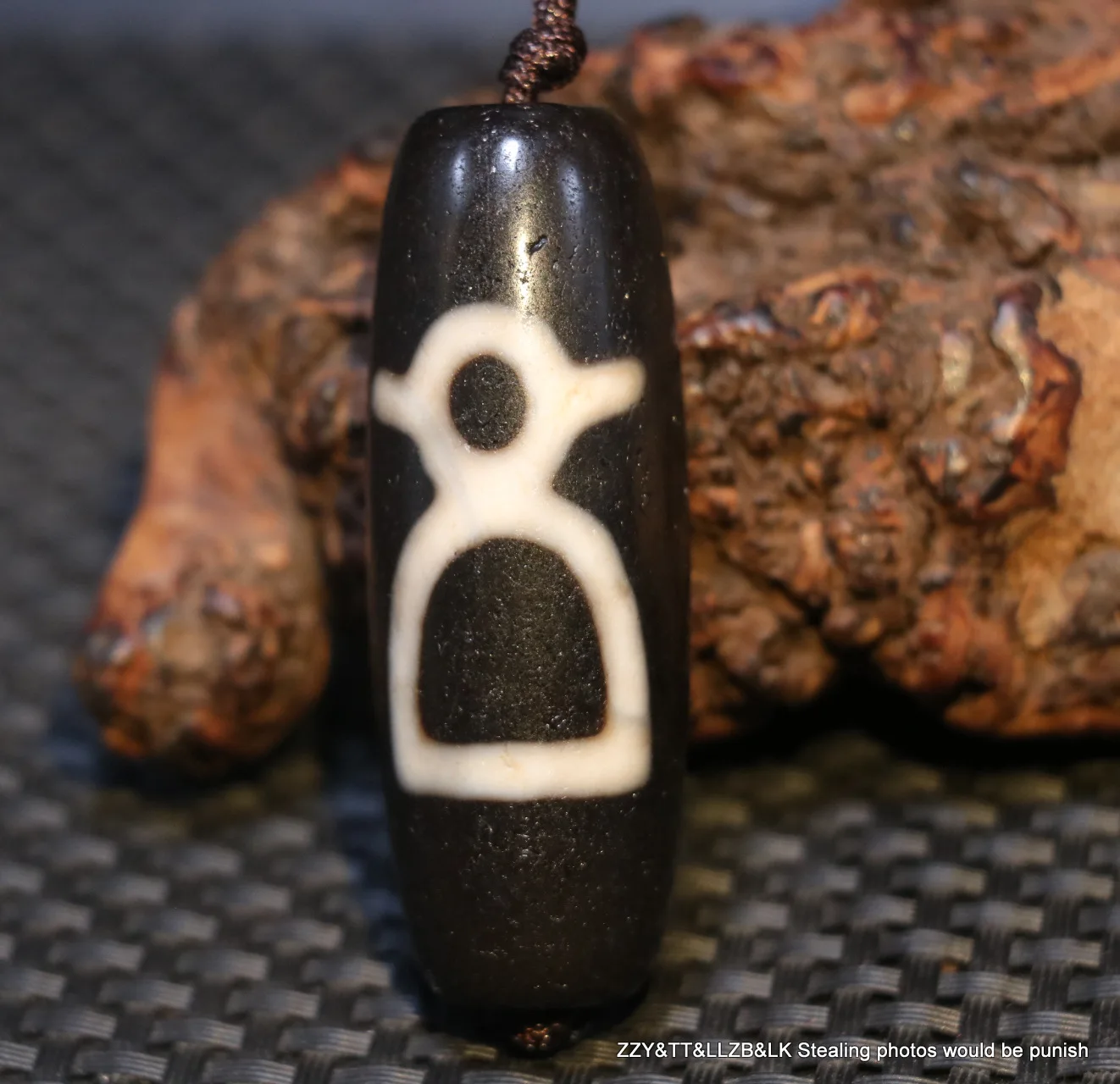 Magic Power Tibetan Old Agate 2 Wealth God Figures Large Drum Shape Token dZi Bead Amulet Pendant 5A Talisman Treasure
Magic Power Tibetan Old Agate 2 Wealth God Figures Large Drum Shape Token dZi Bead Amulet Pendant 5A Talisman Treasure