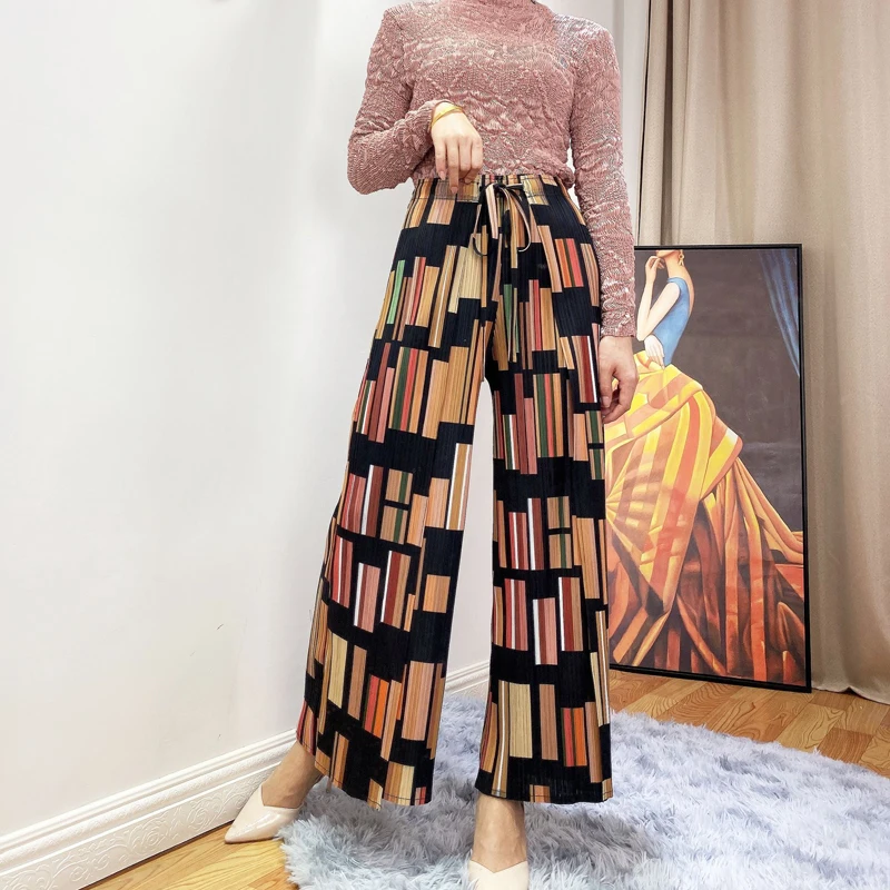 Changpleat spring and summer 2020 New Women printing wide legged pants Miyak Pleated Fashon Loose Large Size Female Pants Tide 
Changpleat spring and summer 2020 New Women printing wide legged pants Miyak Pleated Fashon Loose Large Size Female Pants Tide