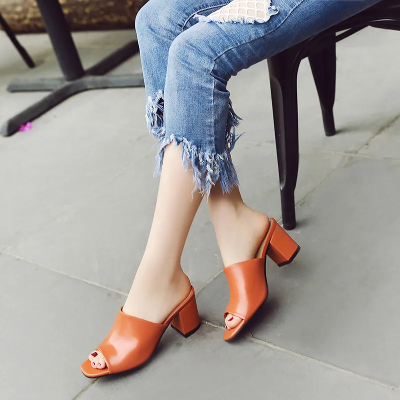 2019 Office Lady Summer mules women Genuine Leather sandals ladies chunky High Heels Slides female shoes womann
2019 Office Lady Summer mules women Genuine Leather sandals ladies chunky High Heels Slides female shoes womann