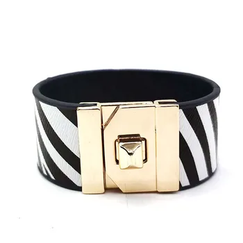 Summer Leopard Leather Bracelets For Women 2020 New Fashion Bracelets & Bangles Elegant Wide Wrap Bracelet Pulseira Jewelry
Summer Leopard Leather Bracelets For Women 2020 New Fashion Bracelets & Bangles Elegant Wide Wrap Bracelet Pulseira Jewelry