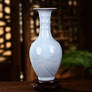 JINGDEZHEN CERAMIC DECORATION CELADON VASE CHINESE LIVING ROOM HOME DECORATIONANCIENT FRAME PORCELAIN VASE
JINGDEZHEN CERAMIC DECORATION CELADON VASE CHINESE LIVING ROOM HOME DECORATIONANCIENT FRAME PORCELAIN VASE
