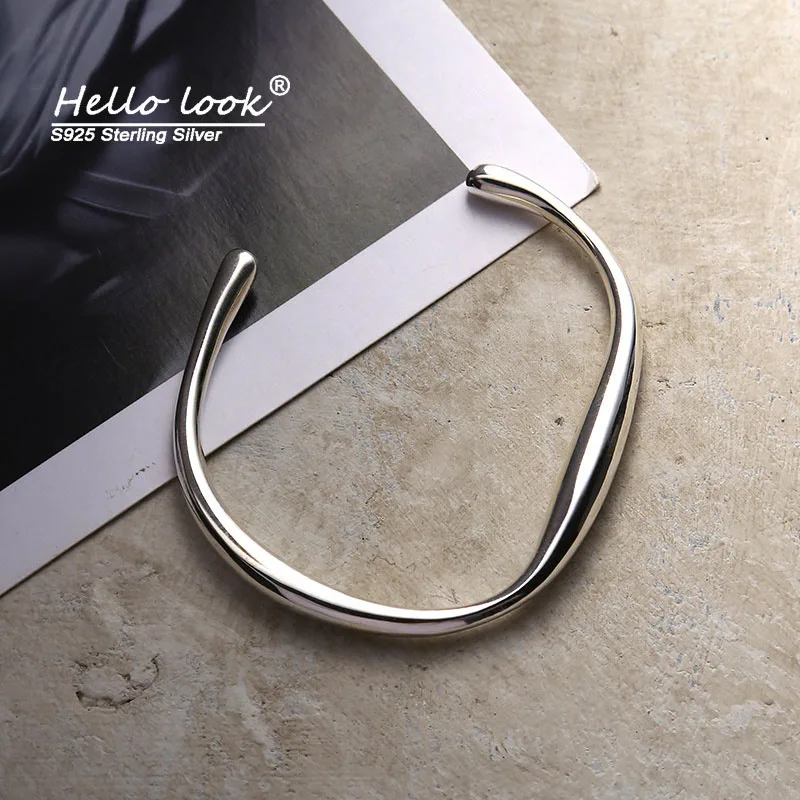 HelloLook 2021 New Hot 925 Sterling Silver Solid Irregular Streamlined Bracelet Fashion Classic Bracelet
HelloLook 2021 New Hot 925 Sterling Silver Solid Irregular Streamlined Bracelet Fashion Classic Bracelet