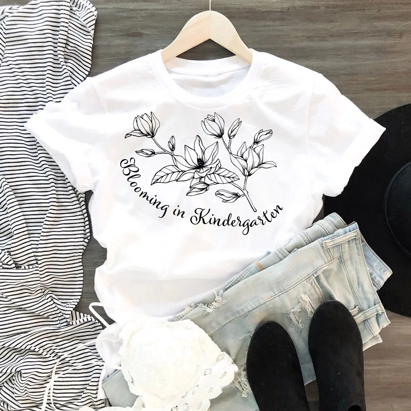 Blooming In Kindergarten T-shirt Vintage Flower Teacher Tshirt Women Crewneck Aesthetic Graphic Tumblr Cotton Tee Top Drop Ship
Blooming In Kindergarten T-shirt Vintage Flower Teacher Tshirt Women Crewneck Aesthetic Graphic Tumblr Cotton Tee Top Drop Ship