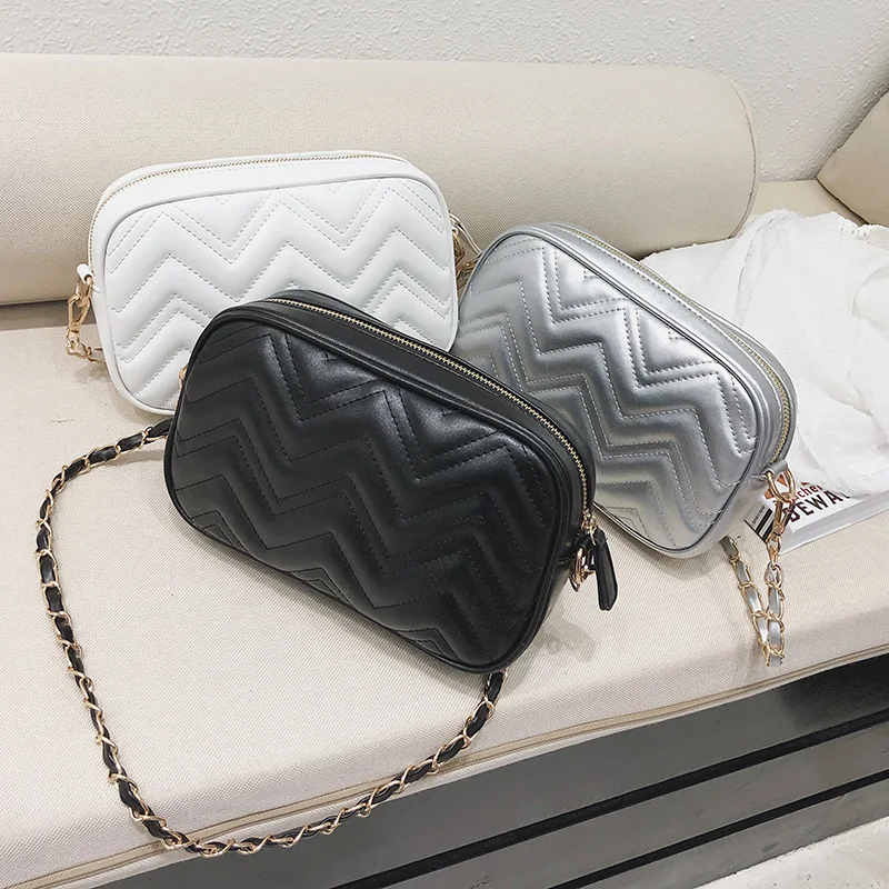 JIULIN 2019 new fashion Korean car stitching wavy small square bag shoulder diagonal chain bag simple Joker
JIULIN 2019 new fashion Korean car stitching wavy small square bag shoulder diagonal chain bag simple Joker
