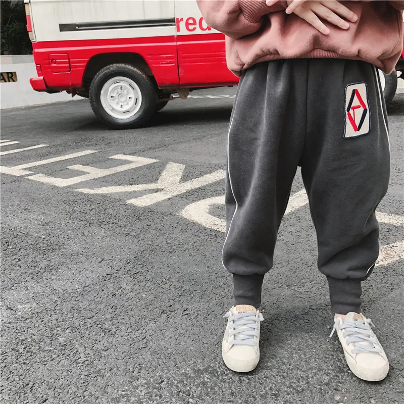 2018 Winter New Style Childrenswear Men And Women Children plus Velvet Labeling Casual Pants Baby Winter Style Pants
2018 Winter New Style Childrenswear Men And Women Children plus Velvet Labeling Casual Pants Baby Winter Style Pants