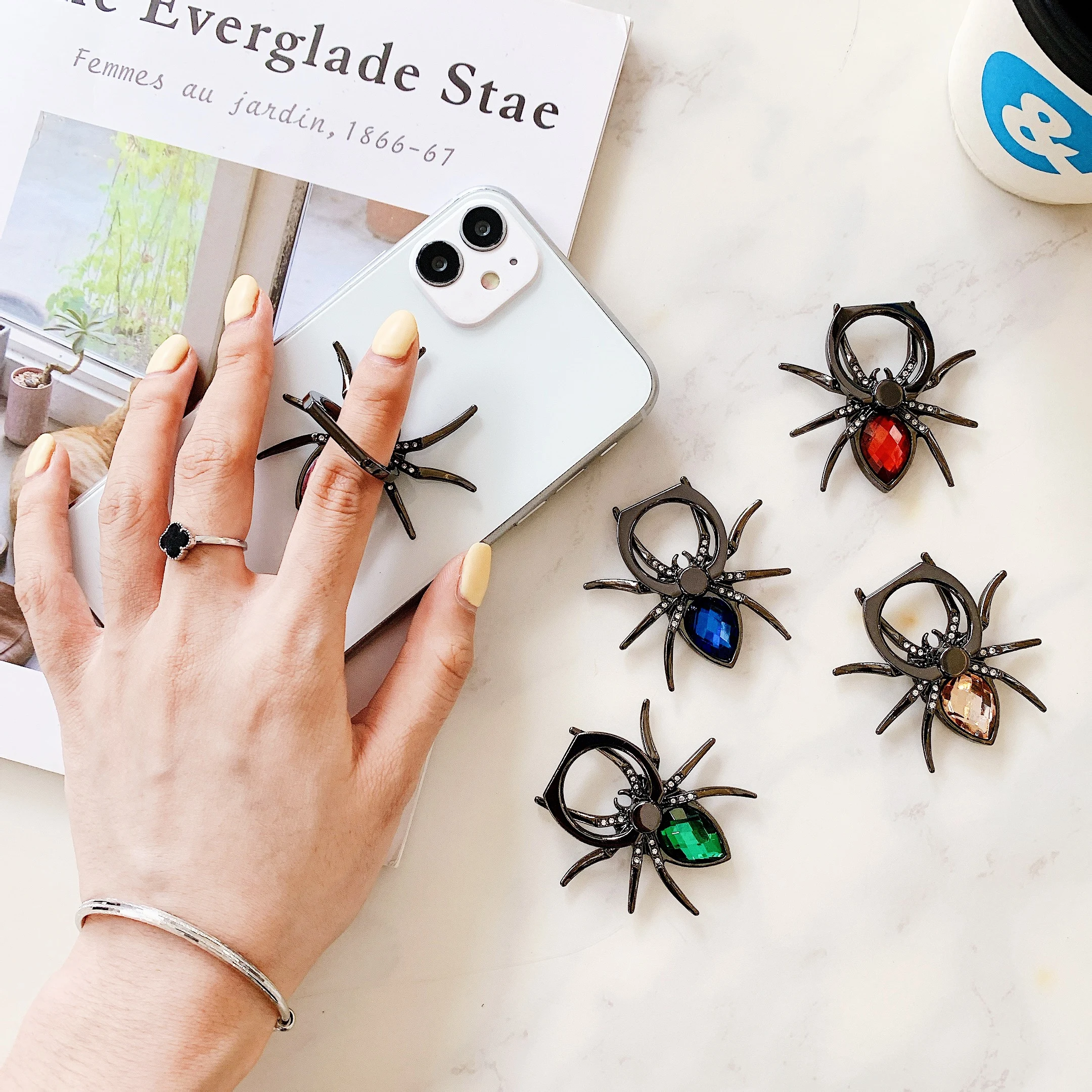 New 3D cartoon ring socket mobile phone desktop stand universal folding stand extension phone stand iPhone stand tripod
New 3D cartoon ring socket mobile phone desktop stand universal folding stand extension phone stand iPhone stand tripod