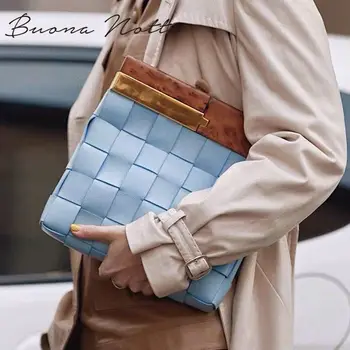 New Women Clutch Bag Fashion Personalized Wooden Handle Knitting Bag Quality PU Leather Ladies Large Capacity Totes Evening Bags
New Women Clutch Bag Fashion Personalized Wooden Handle Knitting Bag Quality PU Leather Ladies Large Capacity Totes Evening Bags