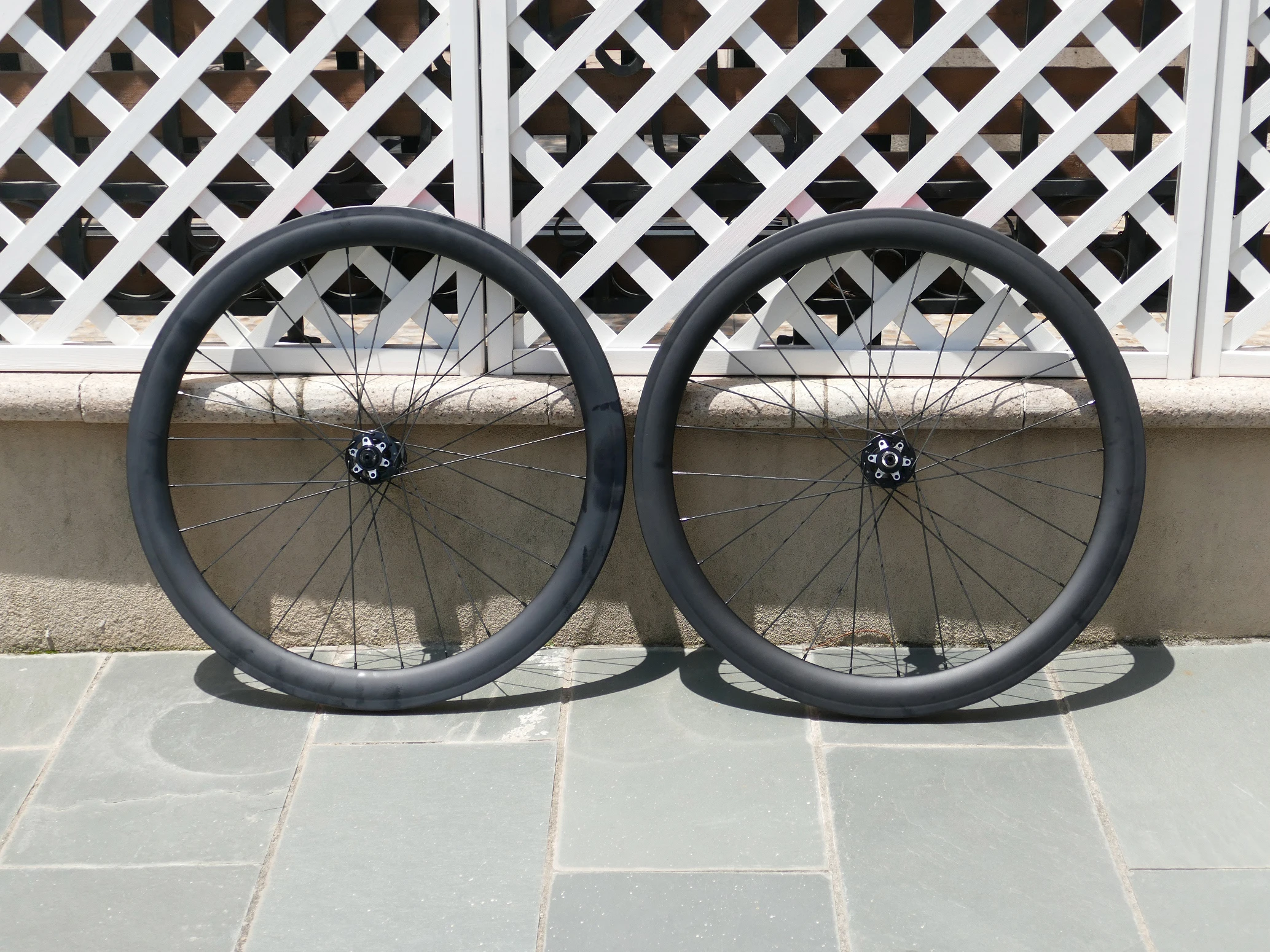 Full Carbon Road Bike Clincher Wheelset 50mm for Disc Brake Cyclocross Bicycle Wheel Thru Axle Front 110*12mm / Rear 148*12m 
Full Carbon Road Bike Clincher Wheelset 50mm for Disc Brake Cyclocross Bicycle Wheel Thru Axle Front 110*12mm / Rear 148*12m