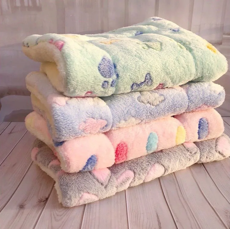 Soft Flannel Thickened Pet Soft Fleece Pad Pet Blanket Bed Mat For Puppy Dog Cat Sofa Cushion Home Rug Keep Warm Sleeping Cover
Soft Flannel Thickened Pet Soft Fleece Pad Pet Blanket Bed Mat For Puppy Dog Cat Sofa Cushion Home Rug Keep Warm Sleeping Cover