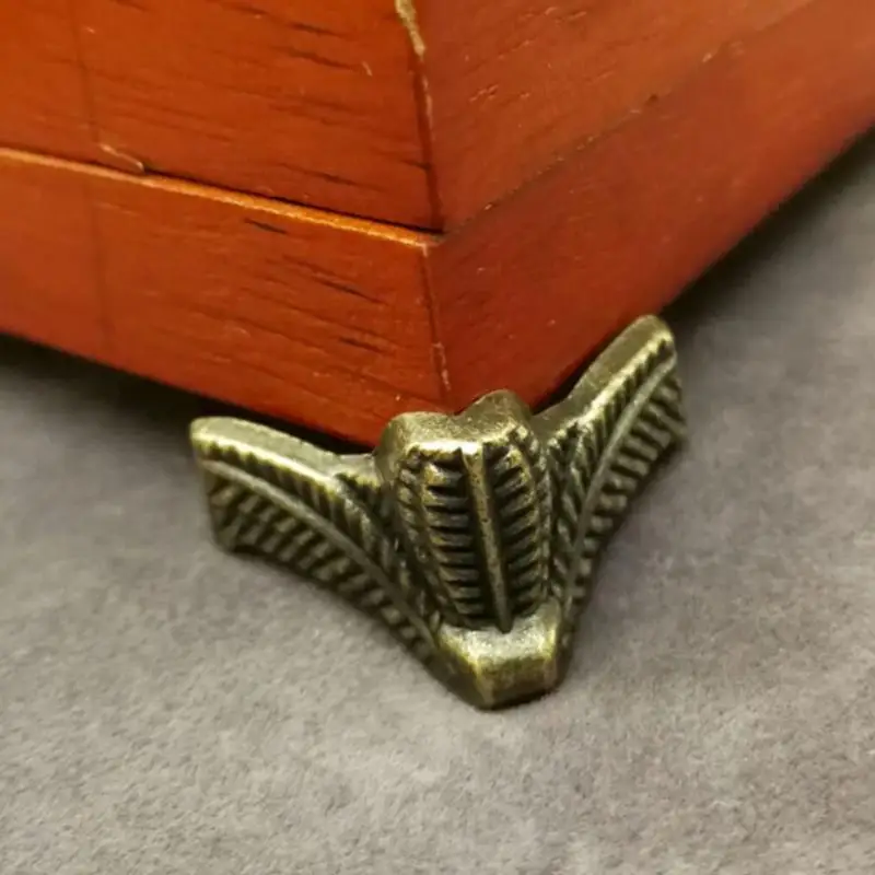 4 Pieces/set of Antique Furniture Hardware Bottom Protection Pad Decorative Mat Wooden Box Gift Box Corner Guard
4 Pieces/set of Antique Furniture Hardware Bottom Protection Pad Decorative Mat Wooden Box Gift Box Corner Guard