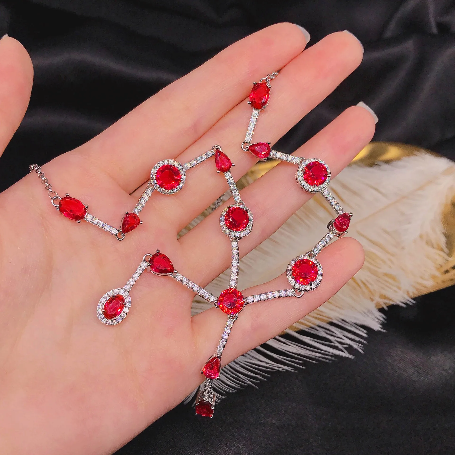 Luxury Silver Color Necklace Shiny Stone Ladies Wedding Jewelry Trend Retro Red Crystal Long Necklace Choker Chains
Luxury Silver Color Necklace Shiny Stone Ladies Wedding Jewelry Trend Retro Red Crystal Long Necklace Choker Chains