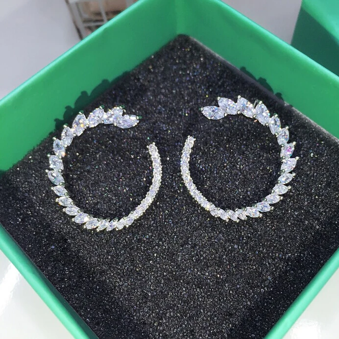 Fashion Round AAA Cubic Zirconia Stud Earrings for Women Moon Crystal Bride Wedding Dress Jewelry Accessories KE97
Fashion Round AAA Cubic Zirconia Stud Earrings for Women Moon Crystal Bride Wedding Dress Jewelry Accessories KE97