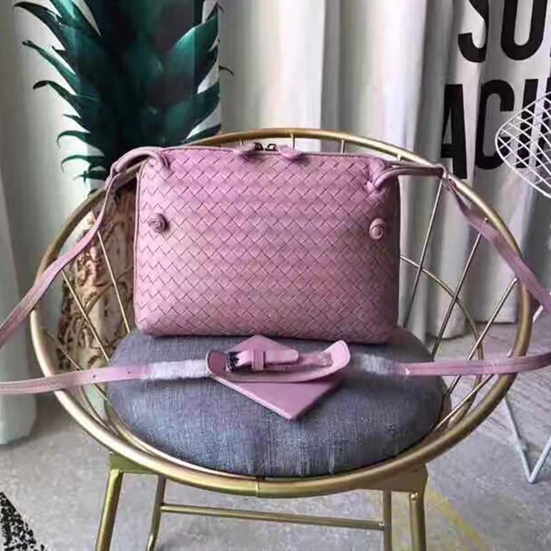 Woman Woven bag 2019 square bag Sheepskin Small square bag Internal and external dermis The single shoulder bag Genuine leathe
Woman Woven bag 2019 square bag Sheepskin Small square bag Internal and external dermis The single shoulder bag Genuine leathe