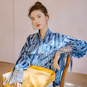 LANMREM Temperament Shirt Bluestriped Tie Collar Shirt For Women 2020 New Fashion Female's Long Sleeve Blouse Vestido YG49305
LANMREM Temperament Shirt Bluestriped Tie Collar Shirt For Women 2020 New Fashion Female's Long Sleeve Blouse Vestido YG49305