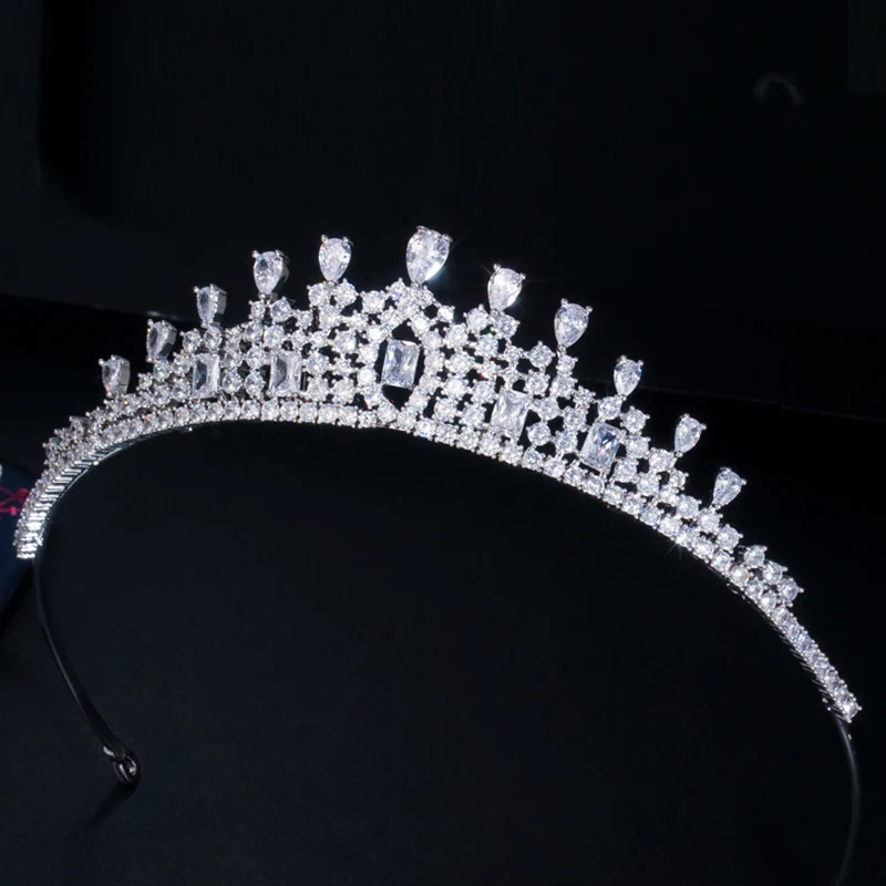 

Pera Noble Bridal CZ Crystal Paved Luxury Women Large Crowns and Tiaras for Wedding Pageant Party Prom Headband Jewelry H014
