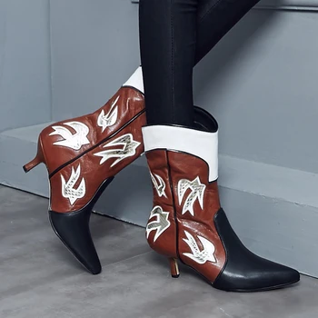 2019 New Winter Genuine Leather Short Boots Fashion ethnic style shoes Pointed toe women Western boots Female shoes Big Size 43
2019 New Winter Genuine Leather Short Boots Fashion ethnic style shoes Pointed toe women Western boots Female shoes Big Size 43