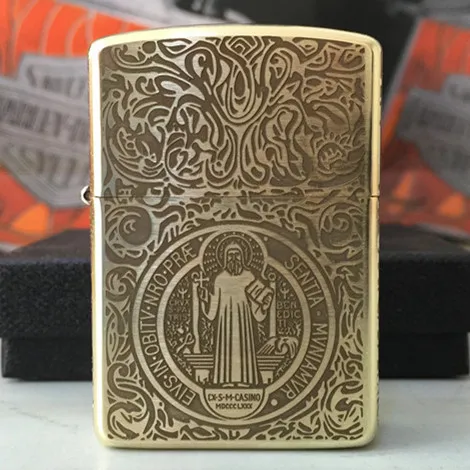 Free shipping windproof lighter Pure copper five surface etching Constantine A man's gift
Free shipping windproof lighter Pure copper five surface etching Constantine A man's gift