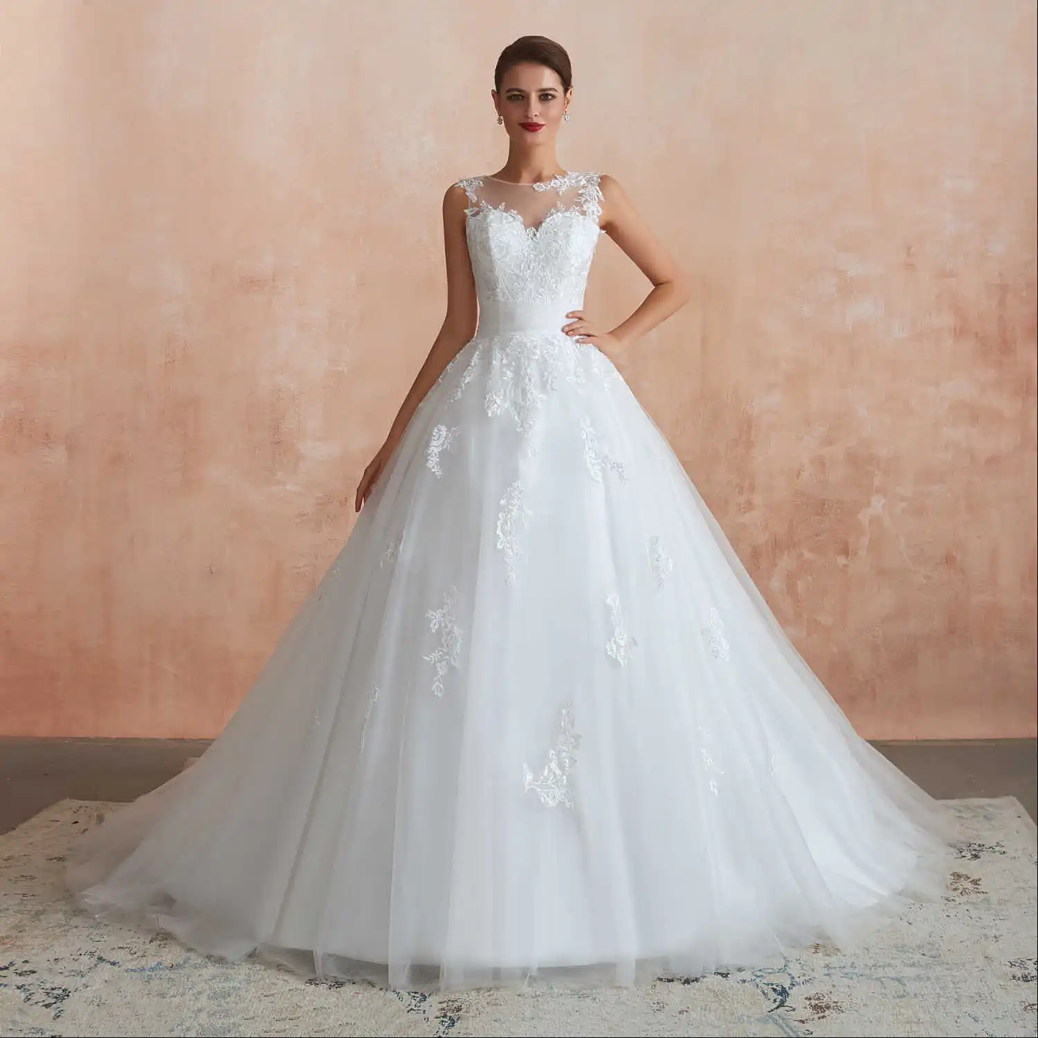 Vivian's Bridal 2019 Simple Wedding Dress Elegant Illusion O-neck Lace Appliques Back Button Court Train Fluffy Bridal Dress
Vivian's Bridal 2019 Simple Wedding Dress Elegant Illusion O-neck Lace Appliques Back Button Court Train Fluffy Bridal Dress
