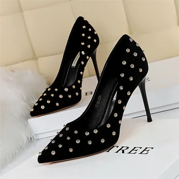 

2020 Spring Women Sexy 9cm High Heels Rivets Pumps Studded Stiletto Blue Black Pink Heels Large Size Wedding Party Shoes Tacones