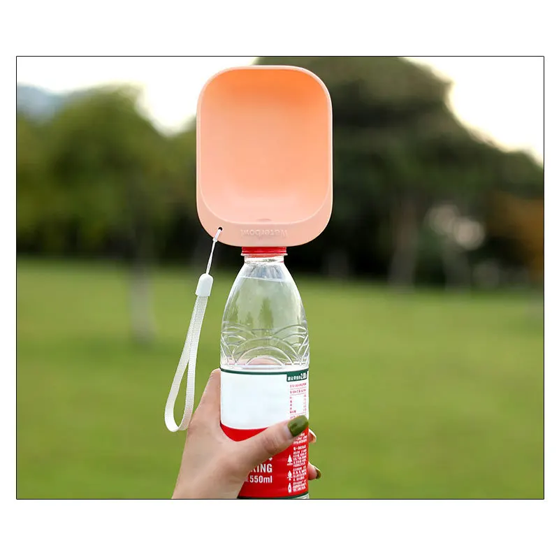 Cats and dogs go out to drink portable water and food pets can be accompanied with mineral water bottle feeder supplies CZ001
Cats and dogs go out to drink portable water and food pets can be accompanied with mineral water bottle feeder supplies CZ001