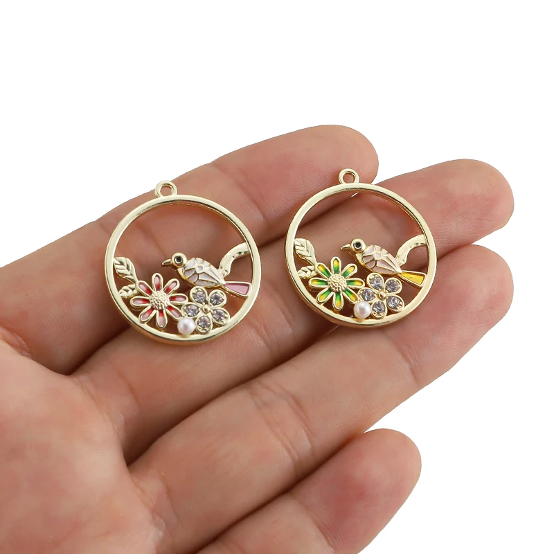 6Pcs/lot Bird Charms Garland Round Rhinestone Pendants For DIY Jewelry Making Earrings Necklaces Keychain Handmade Accessories
6Pcs/lot Bird Charms Garland Round Rhinestone Pendants For DIY Jewelry Making Earrings Necklaces Keychain Handmade Accessories
