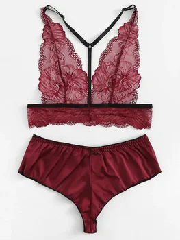 Temperament and interest clothing Petal superior lace backless sexy condole belt sexy underwear suit 
Temperament and interest clothing Petal superior lace backless sexy condole belt sexy underwear suit