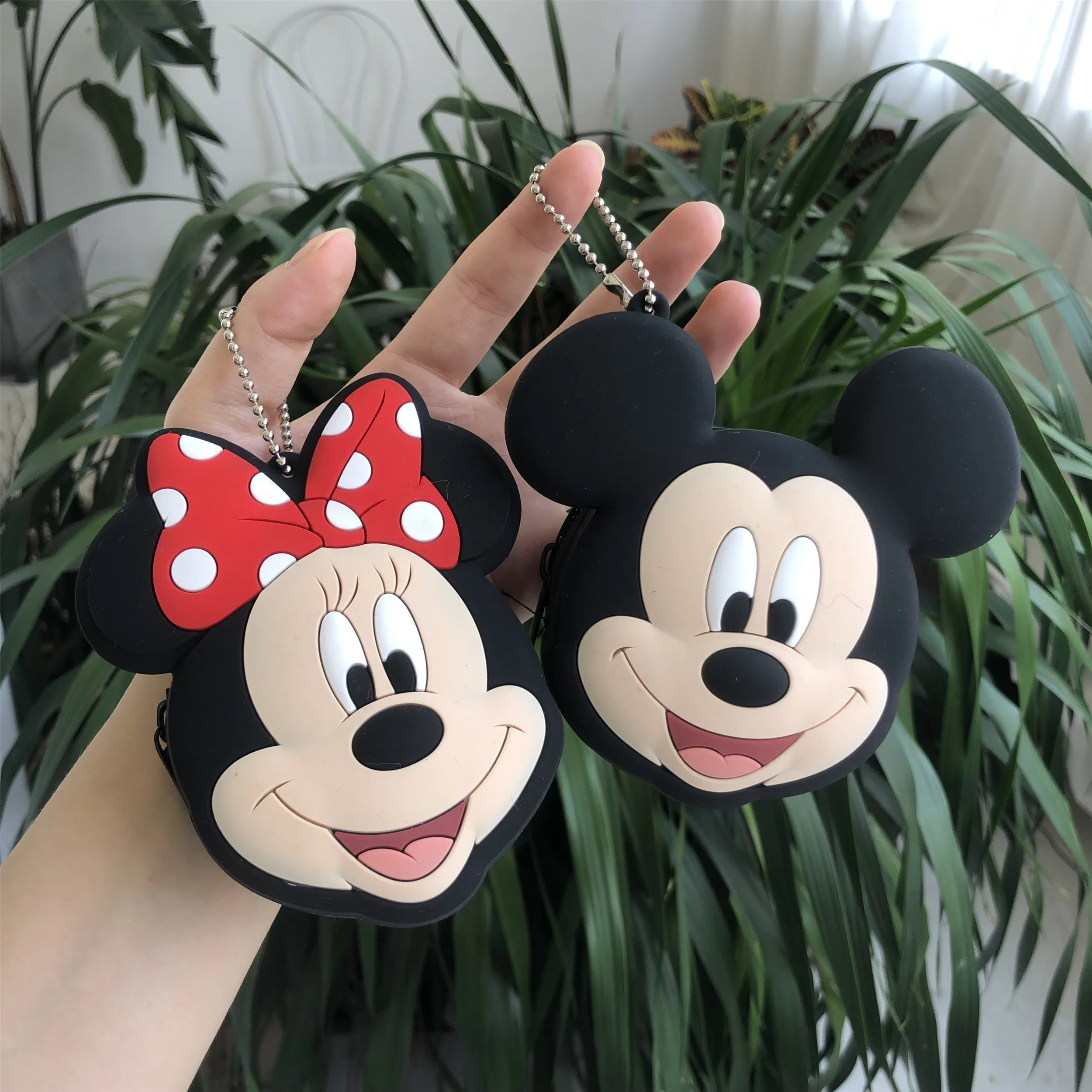 2019 Mickey Minnie Coin Purses Cartoon Silica Gel Mini Purses Coins Pouch Money Wallet Card Key Bags Coin Storage Bag Kid Gifts
2019 Mickey Minnie Coin Purses Cartoon Silica Gel Mini Purses Coins Pouch Money Wallet Card Key Bags Coin Storage Bag Kid Gifts