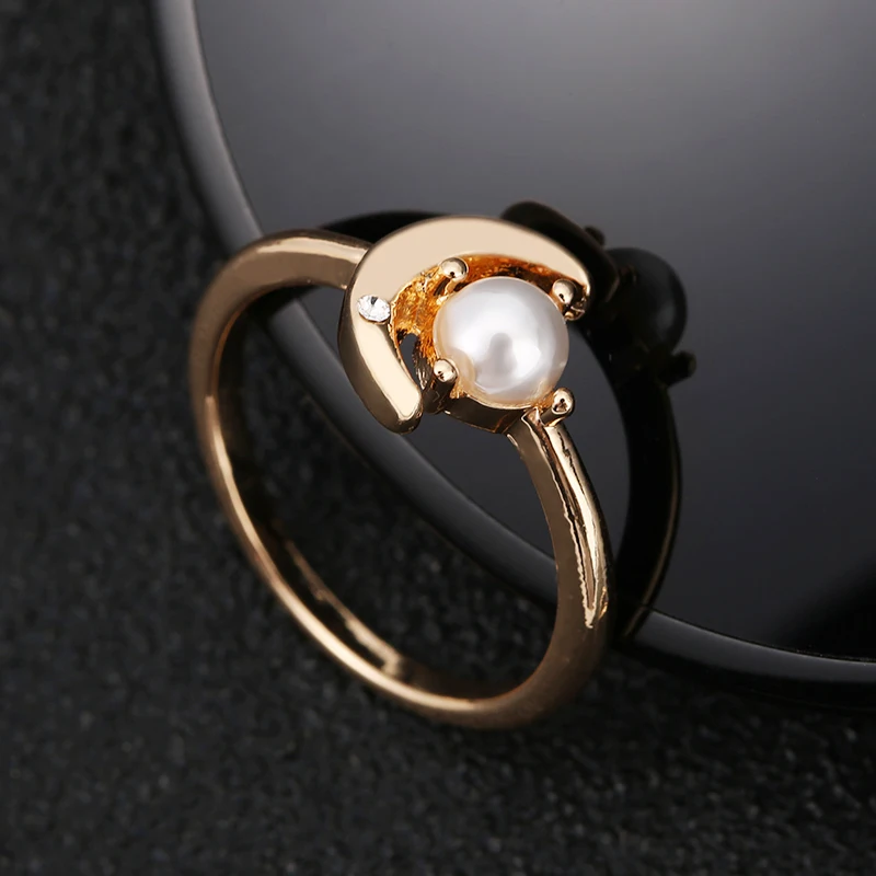 Фото Tisonliz Изысканные кольца с искусственным жемчугом и лунными кристаллами для