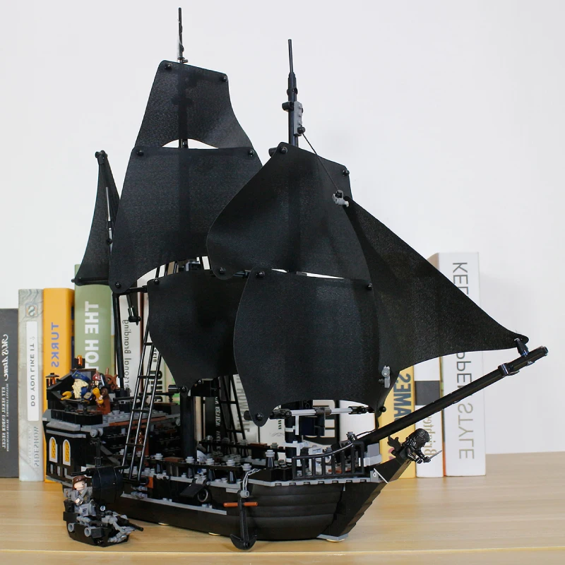 King 83006 Pirates of the Caribbean The Curse of the Black Pearl Jack Sparrow Building Blocks Bricks Gift For Children 4184
King 83006 Pirates of the Caribbean The Curse of the Black Pearl Jack Sparrow Building Blocks Bricks Gift For Children 4184