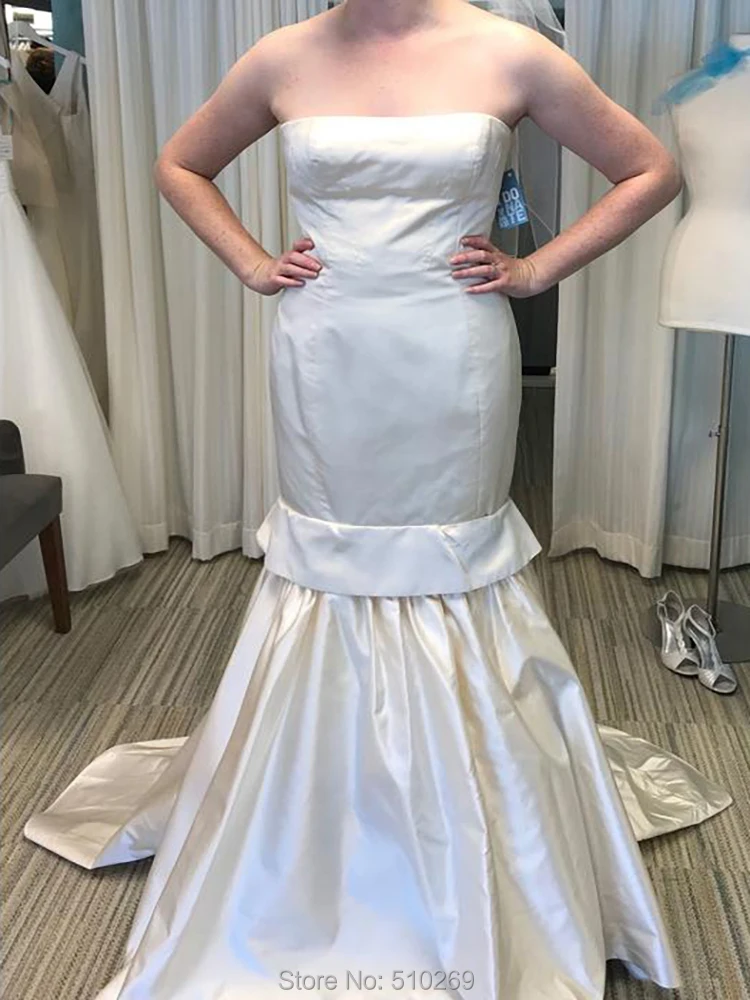 Two In One Dress Detachable Skirt Satin Strapless Fit and Flare Custom Bridal Gown Robe De Mariee Wedding Dress
Two In One Dress Detachable Skirt Satin Strapless Fit and Flare Custom Bridal Gown Robe De Mariee Wedding Dress