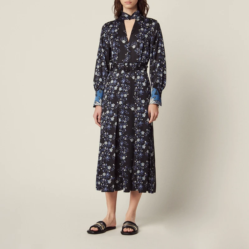 Women Dress 2019 Spring and Summer New Elegant Printed Halter Button High Collar Deep V Lace Dress
Women Dress 2019 Spring and Summer New Elegant Printed Halter Button High Collar Deep V Lace Dress