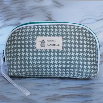 Wholesale Cheap Lady Makeup Bag Organize Bag Mini Dropshipping Beauty Women Cosmetic Bag Portable High Quality Small Phone Bag
Wholesale Cheap Lady Makeup Bag Organize Bag Mini Dropshipping Beauty Women Cosmetic Bag Portable High Quality Small Phone Bag