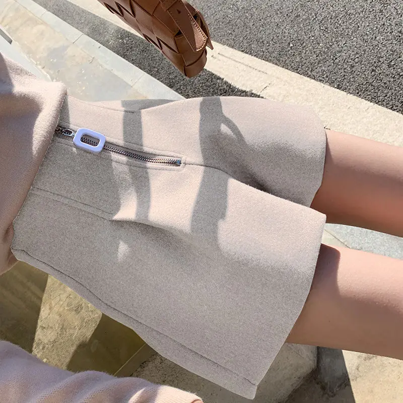 Шорты женские однотонные на молнии, повседневные льняные короткие штаны, уличная одежда, A42, Осень-зима
Шорты женские однотонные на молнии, повседневные льняные короткие штаны, уличная одежда, A42, Осень-зима