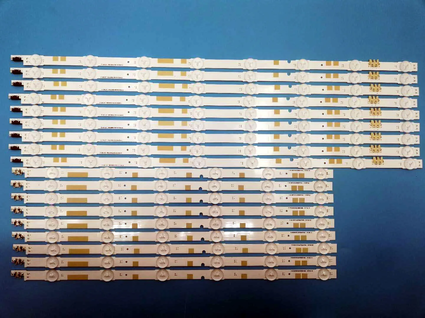 New Original 18 PCS/set LED strip for Sa msung UE55JU6800 UE55JU6800K V5DR_550SCA_R0 V5DR_550SCB_R0 BN96-38482A BN96-38481
New Original 18 PCS/set LED strip for Sa msung UE55JU6800 UE55JU6800K V5DR_550SCA_R0 V5DR_550SCB_R0 BN96-38482A BN96-38481