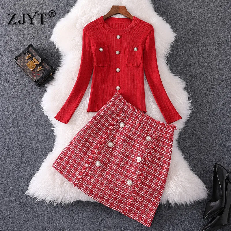 Fashion Designers Runway Two Pieces Skirts Set Women Autumn Outfits Buttons Pullover Knit Sweater Top and Woolen Skirt Matching Set Twinset
Fashion Designers Runway Two Pieces Skirts Set Women Autumn Outfits Buttons Pullover Knit Sweater Top and Woolen Skirt Matching Set Twinset