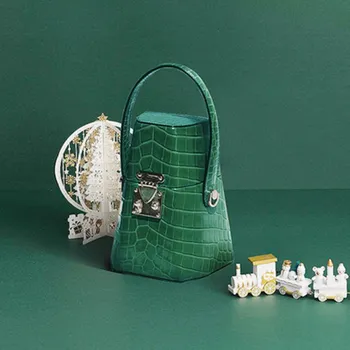 New 2020 summer niche design box bag cross-body perfume bag vintage Crocodile Texture women handbag
New 2020 summer niche design box bag cross-body perfume bag vintage Crocodile Texture women handbag