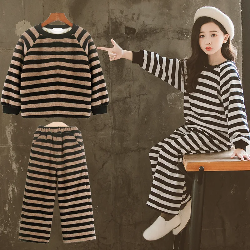 8847 Coffee Stripes plus Velvet Lining Set (Winter Style Special Offer Processing Rebate Does Not Change)
8847 Coffee Stripes plus Velvet Lining Set (Winter Style Special Offer Processing Rebate Does Not Change)