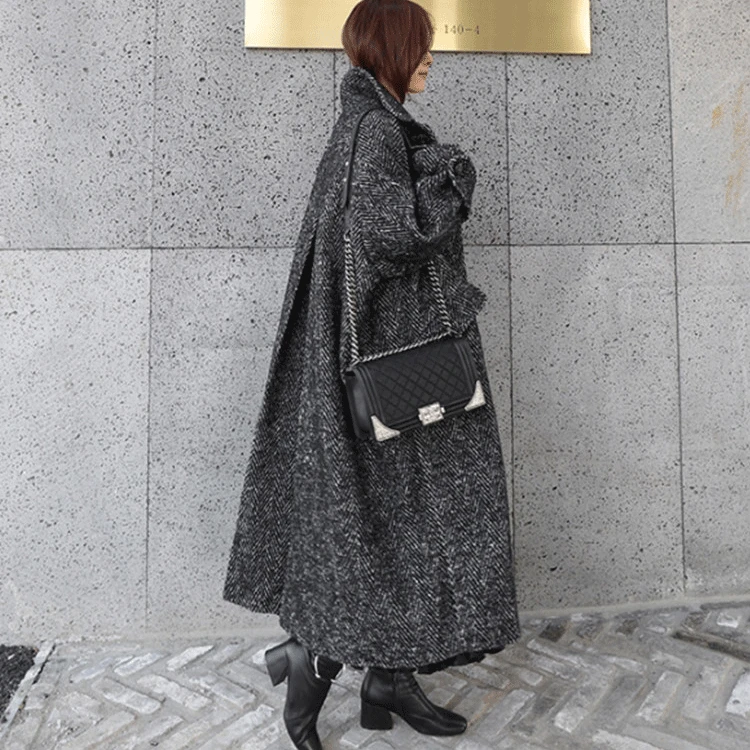 Winter New Herringbone Woolen Jacket Mid-length CHIC Woolen Cloth Pattern Overcoat Women's Winter Korean-style Thick Coat
Winter New Herringbone Woolen Jacket Mid-length CHIC Woolen Cloth Pattern Overcoat Women's Winter Korean-style Thick Coat